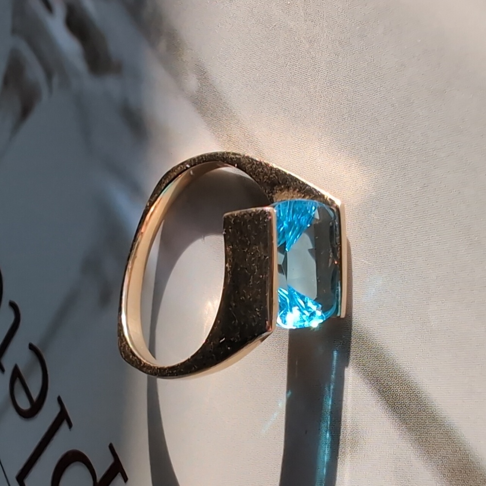 14k gold blue topaz ring